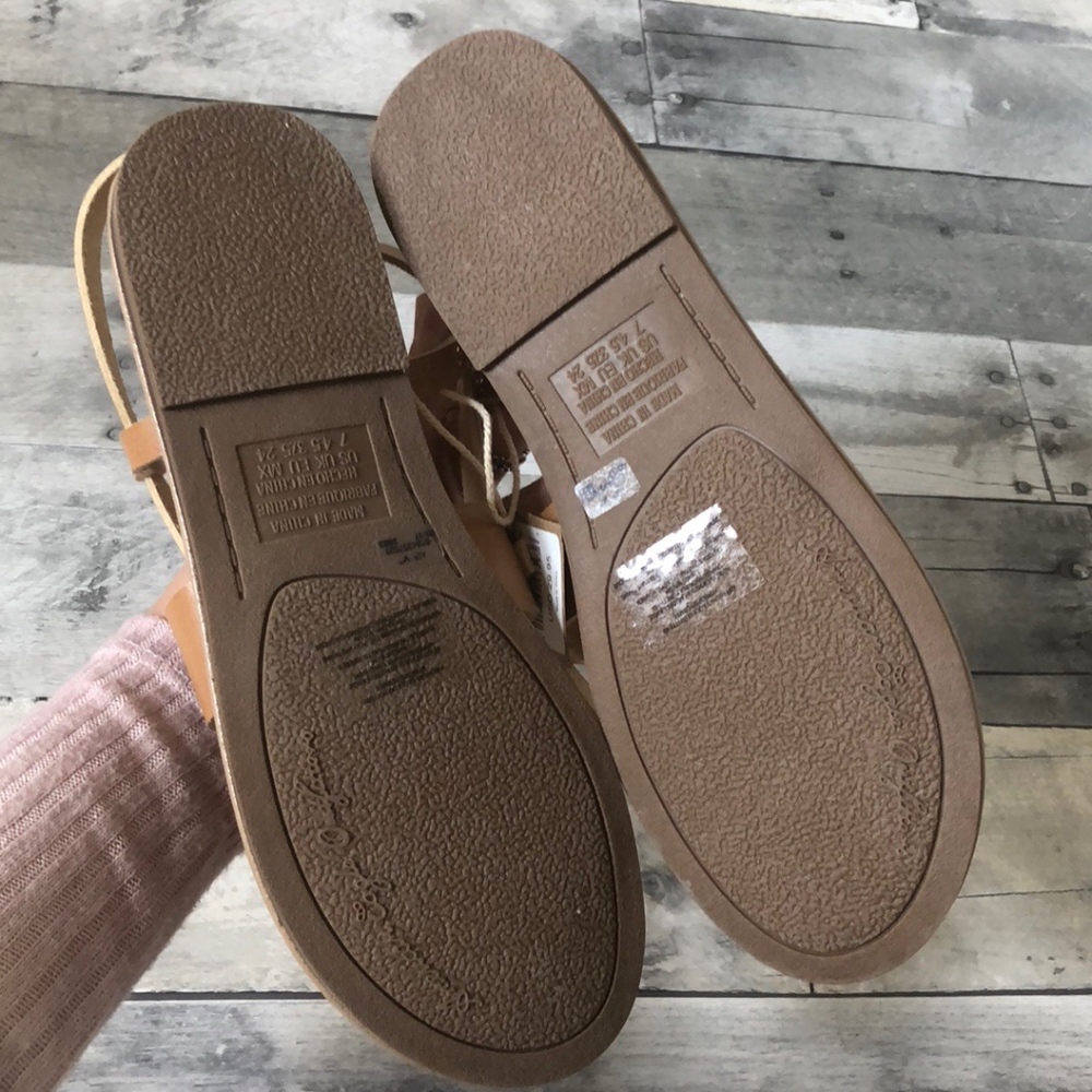 American Eagle Tan Leather Strappy Thong Sandals - Picture 5 of 8